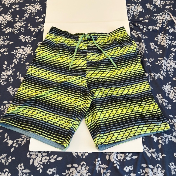 Nike Men’s Swim Trunks – XL – Neon Yellow / Green - Picture 1 of 3